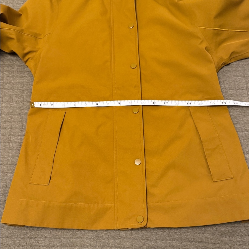 euc athleta rain out sutro trench in brass yellow - Picture 10 of 11